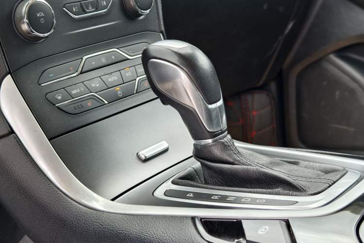 Used Ford Edge 2016 EcoBoost 245 Two-Wheel-Drive Titanium 7-Seater