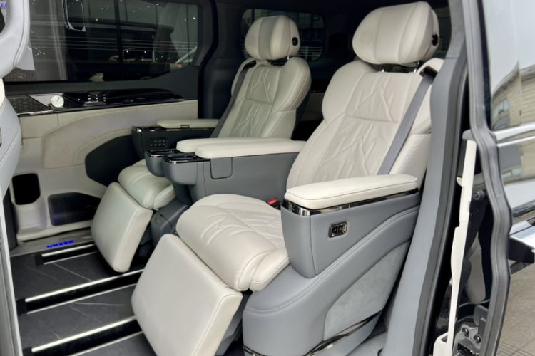 Used Zeekr 009 2024 Six-Seat Executive Version 4WD 108 kWh
