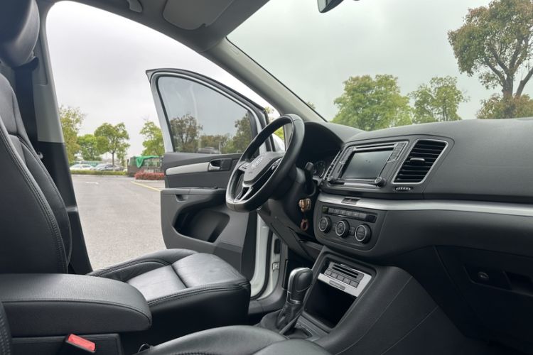 Used Volkswagen Sharan 2016 280TSI Enjoyment Model 7-Seater Interior 4