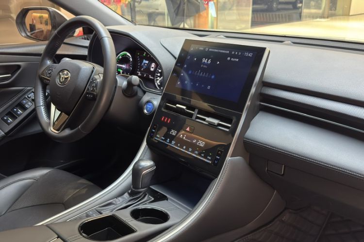 Used Toyota Avalon 2023 Dual-Engine 2.5L Luxury Edition Interior 5