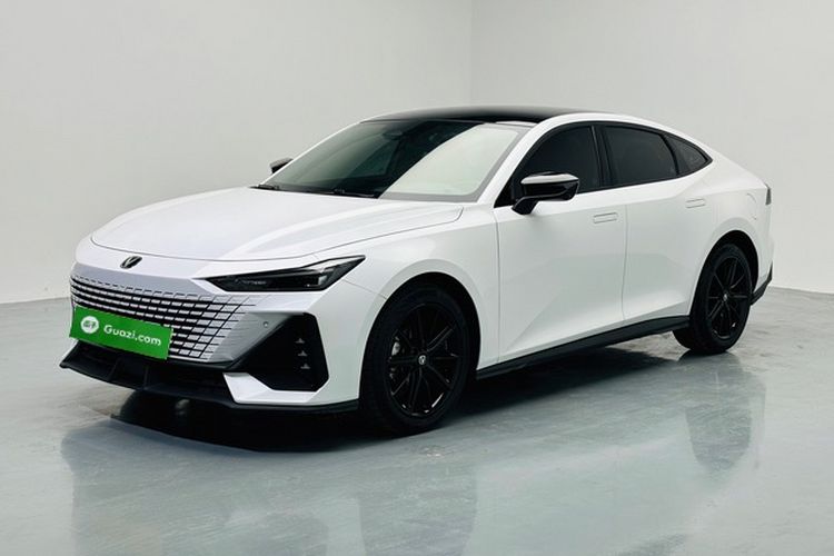 Used CHANGAN UNI-V 2023 1.5T Prestige Model