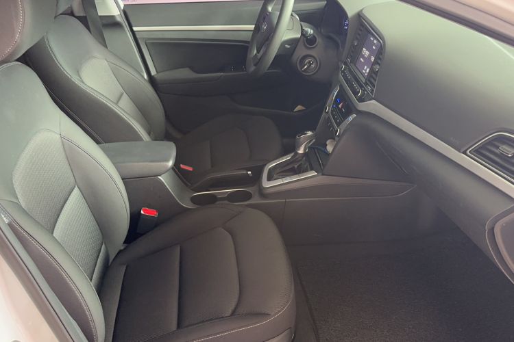 Used Hyundai Elantra (6th Generation / Lingdong) 2016 1.6L Automatic ZhiXuan – Elite Version Interior 9