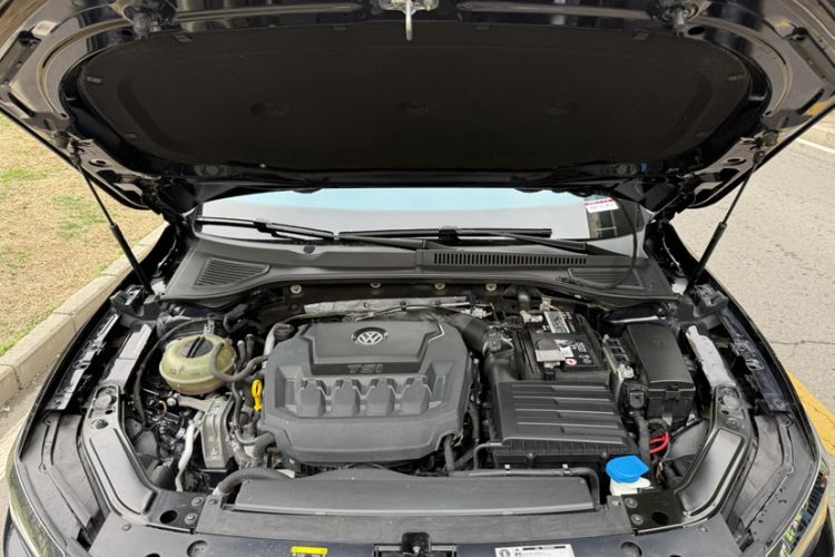 Used Volkswagen Passat 2020 330TSI Luxury Edition China VI Interior 6