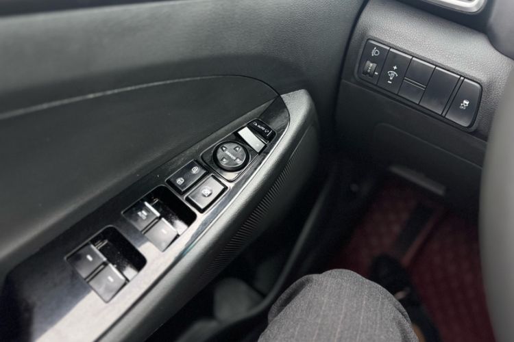 Used Hyundai Tucson 2019 280TGDi Dual-Clutch Two-Wheel Drive Fashion Edition China VI Standard