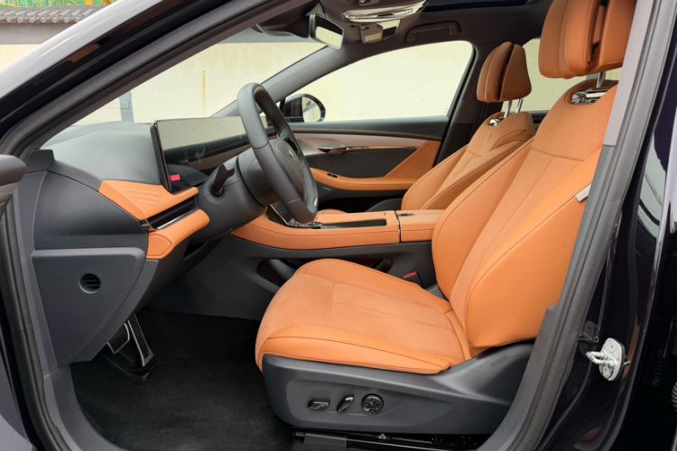 Used VOYAH PASSION 2024 PHEV Four-Wheel Drive Ultra-Long Range Flagship Model Interior 3