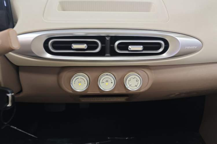 Used Wuling Hongguang MINIEV 2025 Four-Door Version Advanced Edition