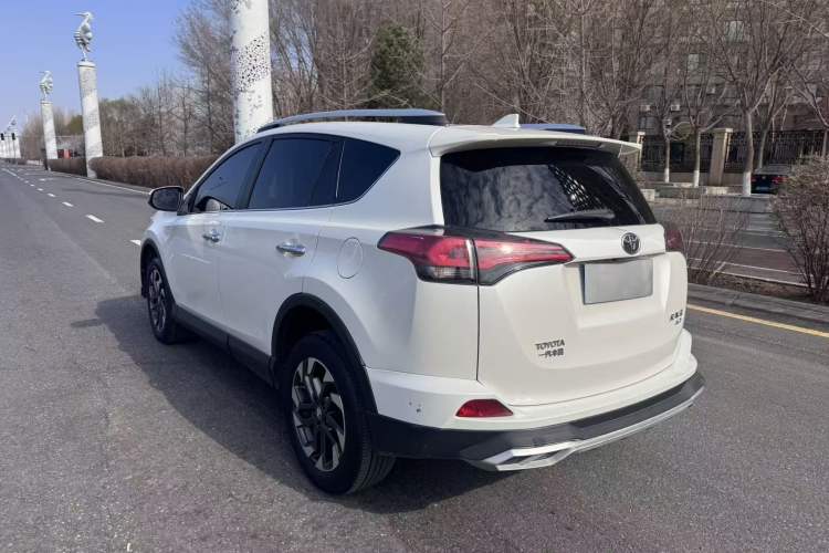 Used Toyota RAV4 2018 2.5L Automatic 4x4 Elite i Edition Exterior 3