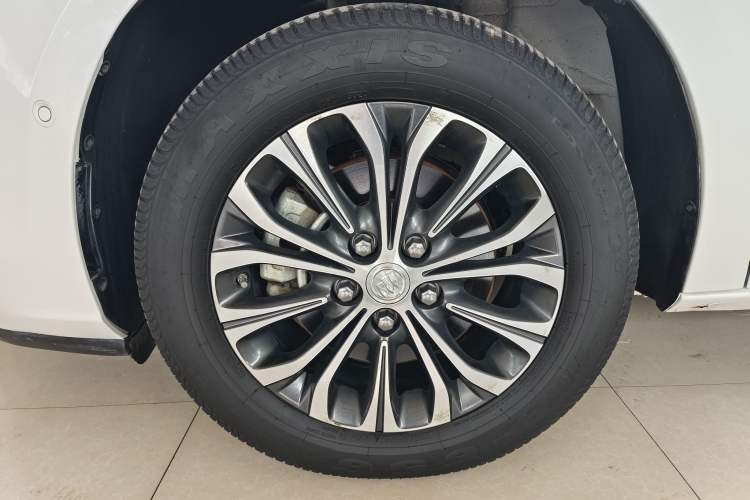 Used Buick GL8 2021 Land Cruiser Executive 652T Premium Model Exterior 4