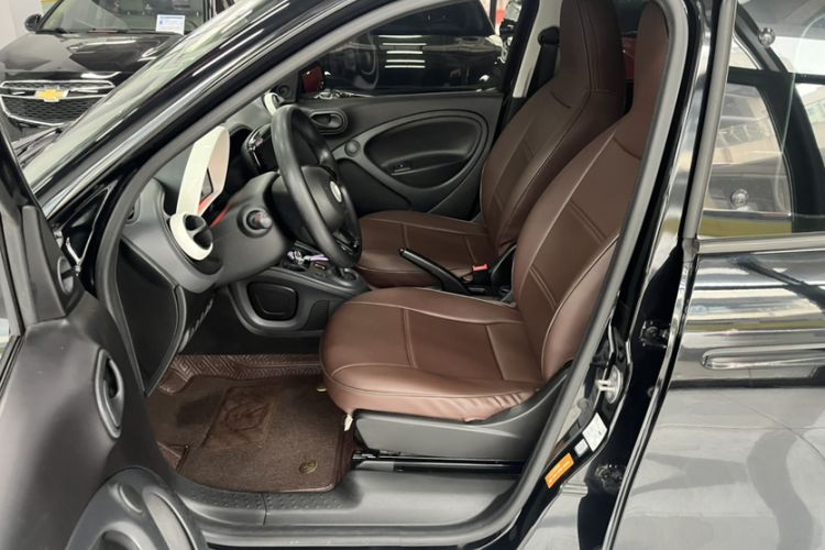 Used smart forfour 2016 1.0L 52 kW Dynamic Edition
