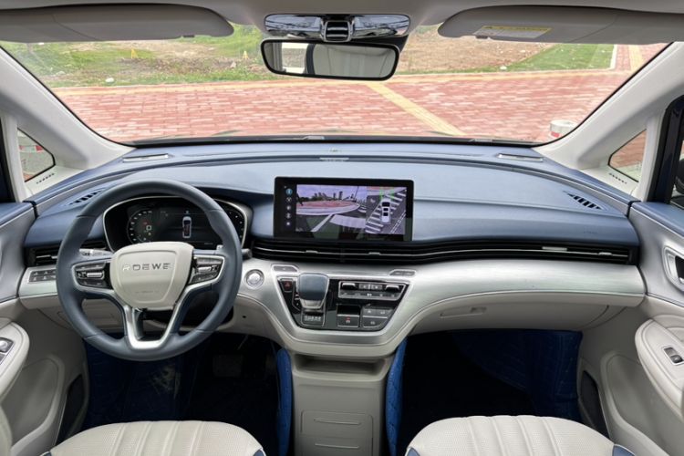 Used Roewe iMAX8 2022 400TGI Prestige Edition
