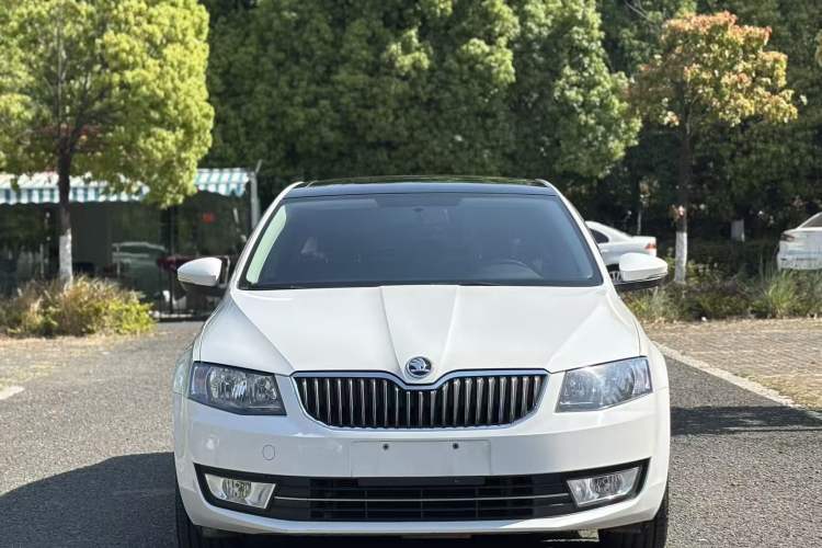 Used Skoda Octavia 2016 TSI280 DSG Smart Drive Edition Exterior 4