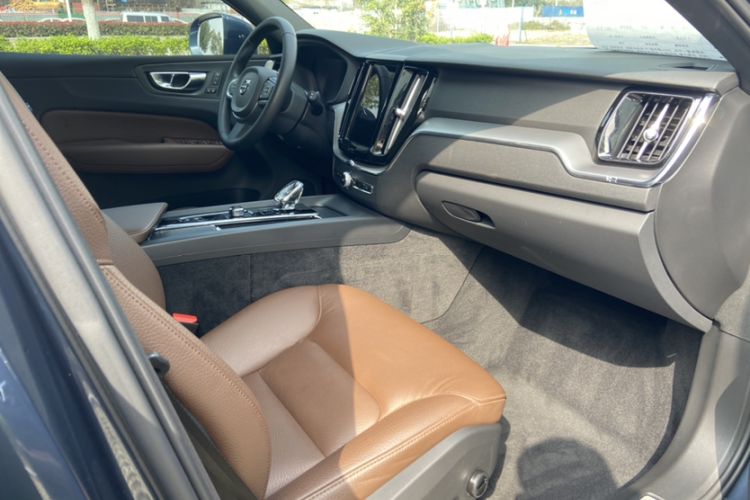 Used Volvo XC60 2024 B5 4x4 Smart Luxury Edition