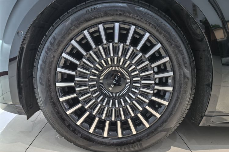 Used Zeekr 009 2024 Six-Seat Executive Version 4WD 108 kWh
