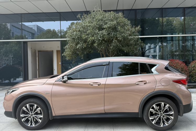 Used Infiniti QX30 2017 2.0T Four-Wheel Drive Sport Edition
