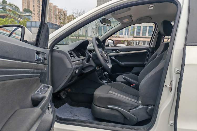 Used Volkswagen Lavida 2019 Lavida Start 1.5L Automatic Trendy Version China VI Standard Interior 3