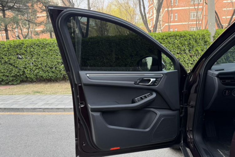 Used Porsche Macan 2024 Macan 2.0T