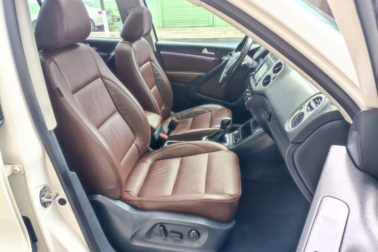 Used Volkswagen Tiguan 2015 1.8TSI Automatic All-Wheel-Drive Luxury Model
