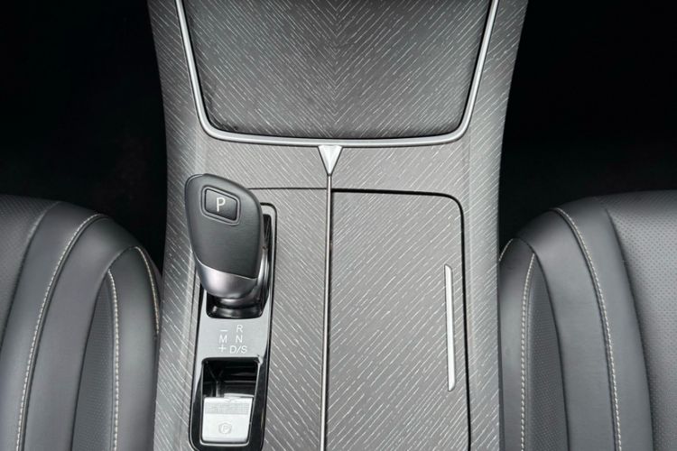 Used Venucia V 2021 260T Idol Edition