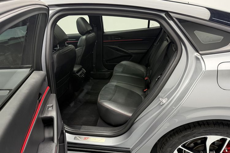 Used Ford Mondeo 2022 EcoBoost 245 ST-Line Interior 2