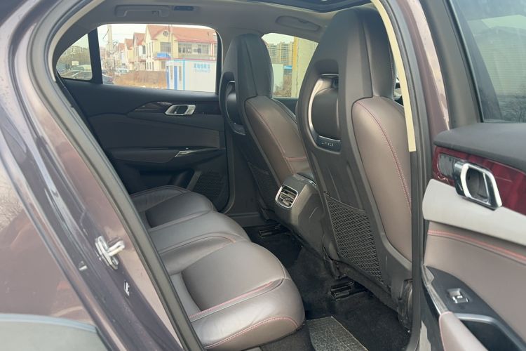 Used Lynk & Co 02 2019 High-Energy Edition 2.0T Automatic Two-Wheel Drive Zhaoban Model China VI Standard Interior 3