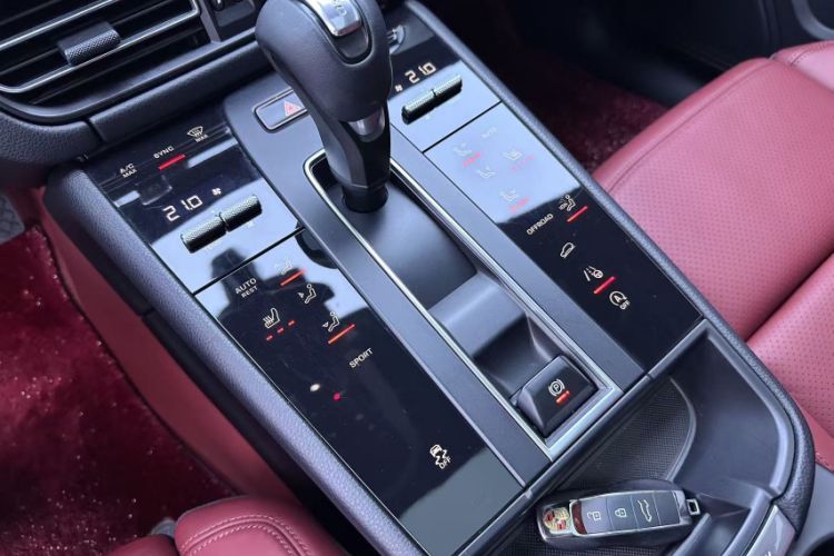 Used Porsche Macan 2022 Macan 2.0T Interior 3