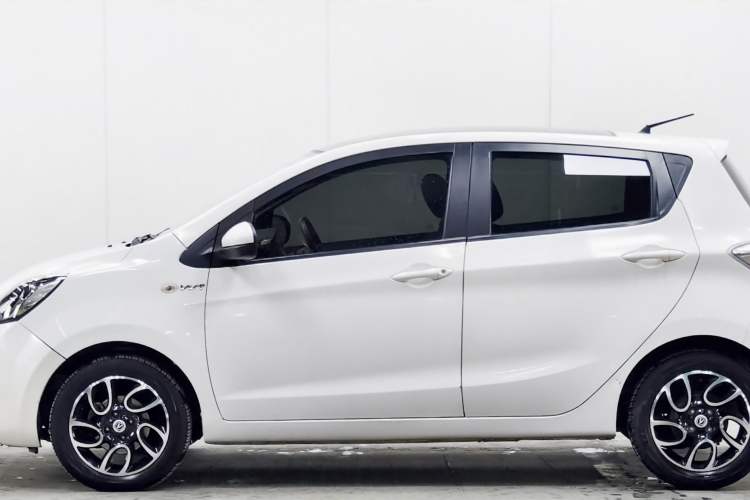 Used CHANGAN Benni 2015 1.4L IMT Sunroof Version China IV Standard
