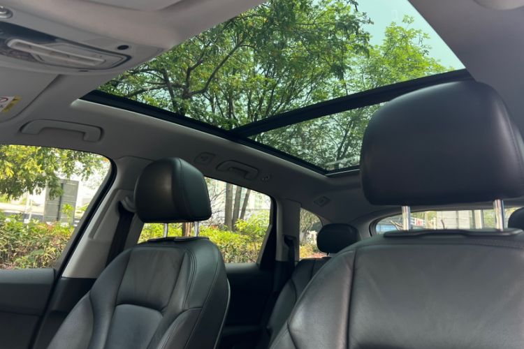 Used Audi Q7  Interior 10