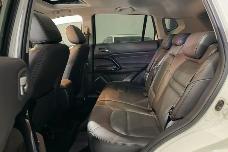 Used GAC Trumpchi GS4 2017 200T G-DCT Two-Wheel Drive Luxury Edition Interior 3