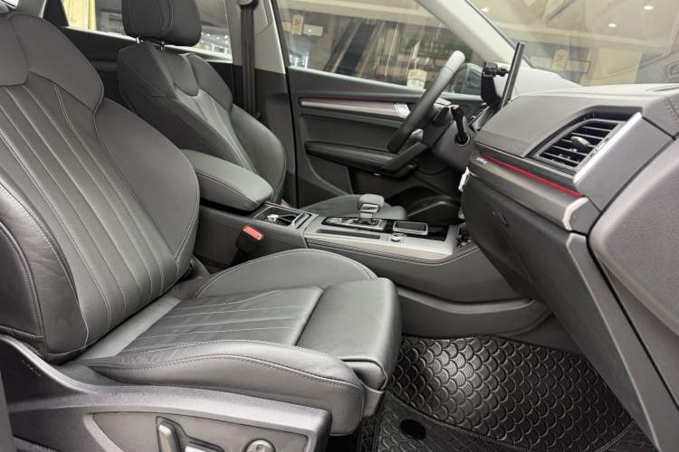 Used Audi Q5L 2022 Updated 40T Luxury Dynamic Edition Interior 3