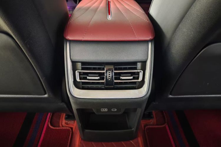 Used Hongqi H5 2025 2.0T Automatic Flag Edition – 500 000 Units Commemorative Version Interior 9