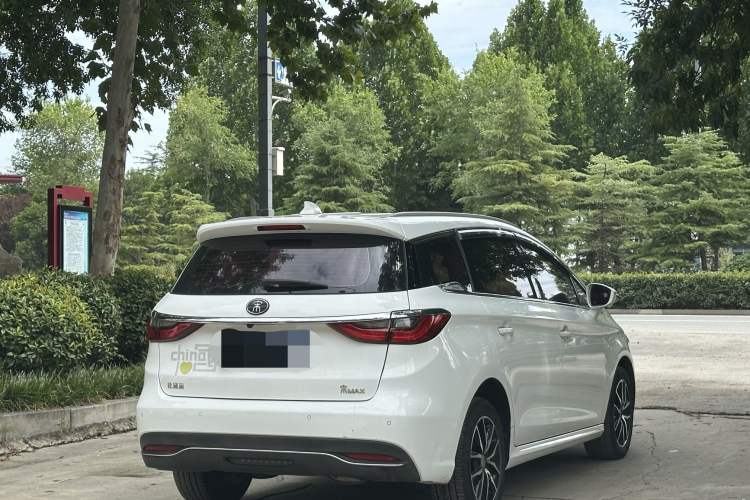 Used BYD Song MAX 2018 1.5T Automatic Smart Connect Elite Model with 6 Seats