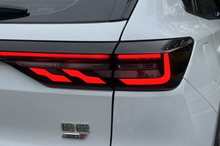 Used Dongfeng Aeolus Huge 2022 Mach Power 1.5T Dare-Enjoy Edition · Smart
