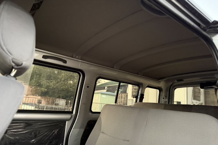 Used Wuling Rongguang EV 2022 Basic Passenger Bus Powered by Penghui Battery
