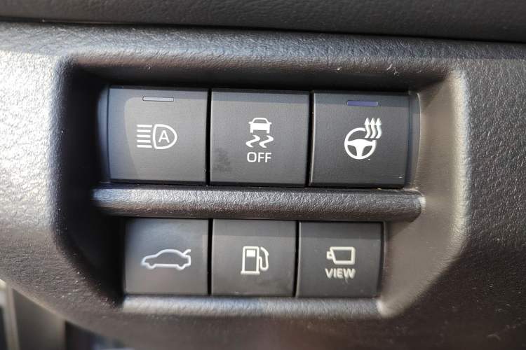 Used Toyota Avalon 2019 Dual-Engine 2.5L Limited Flagship Edition China VI Standard