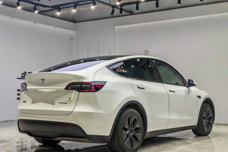 Used Tesla Model Y 2023 Rear-Wheel-Drive Version
