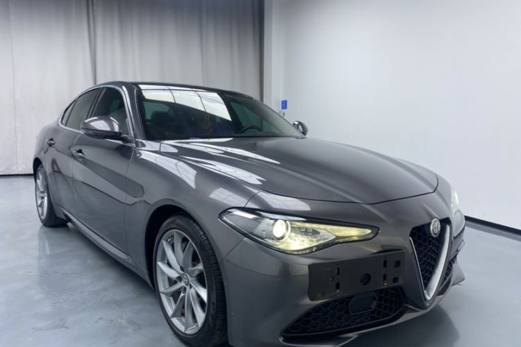 Used Alfa Romeo Giulia 2021 2.0T 280HP Luxury Edition
