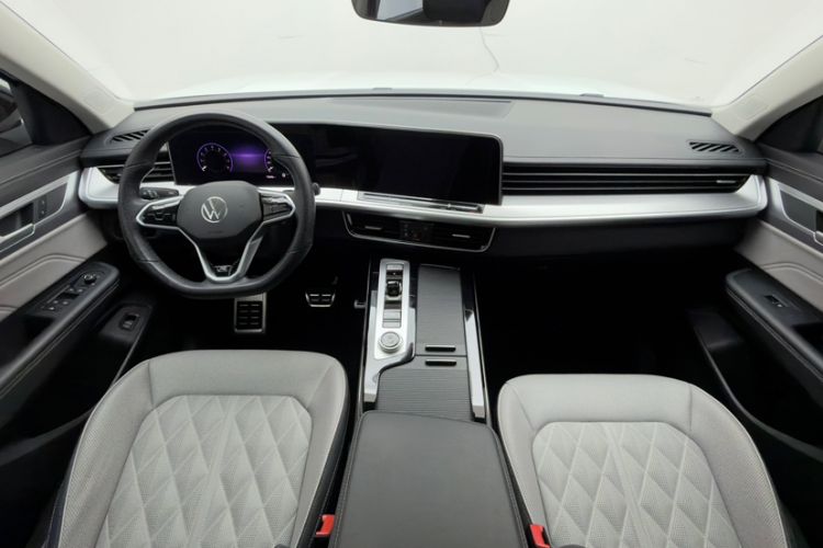 Used Volkswagen Tavendor 2023 380TSI Four-Wheel Drive R-Line Cruise Edition Interior 3