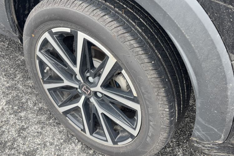 Used SOL X8 PLUS 2023 1.5 TGDI DCT Smart Edition 7-Seater Exterior 2