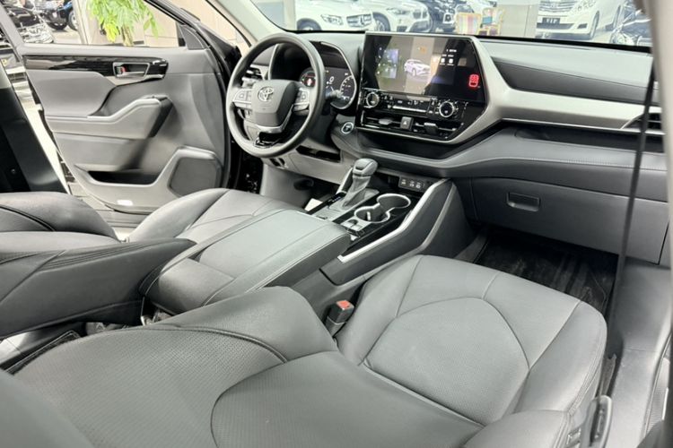 Used Toyota Highlander 2024 2.5L Smart Electric Hybrid Dual-Motor Two-Wheel-Drive Elite Edition 5 Seats Interior 4