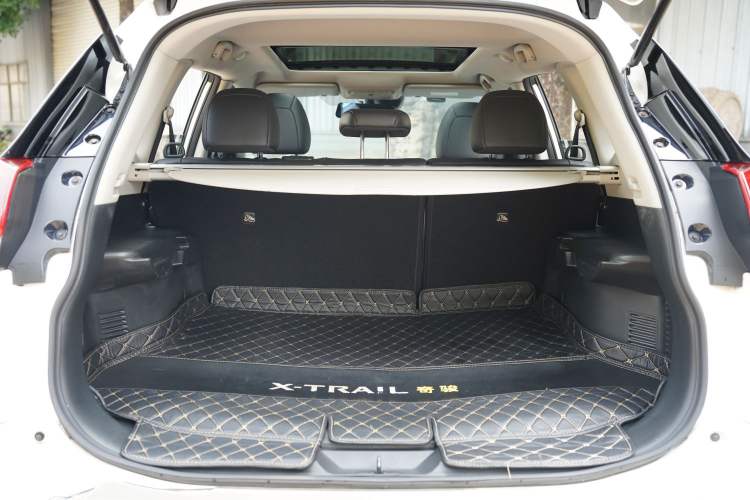 Used Nissan X-Trail 2020 2.0L XL ITS CVT 2WD SmartConnect Comfort Edition Interior 8