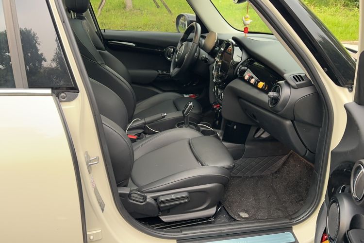 Used MINI MINI 2022 1.5T COOPER Classic Edition Five-Door Version