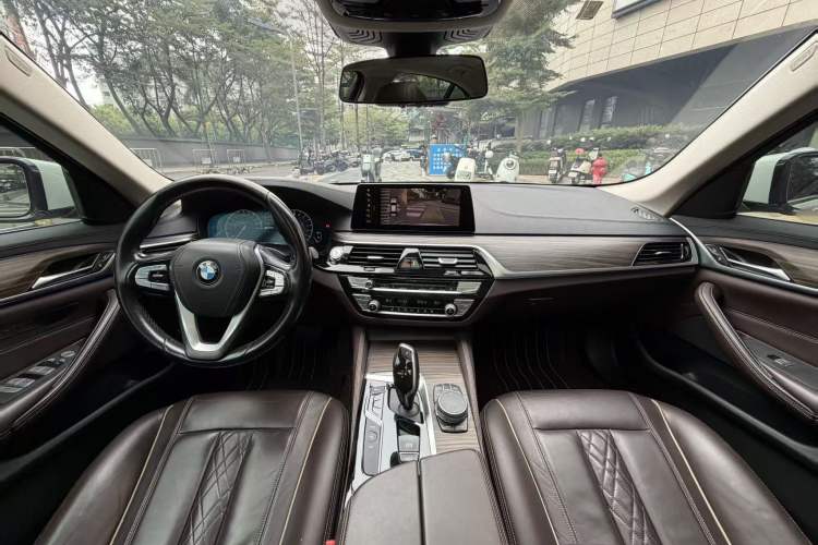 Used BMW 5 Series New Energy 2019 Updated Version 530Le Luxury Package Interior 1