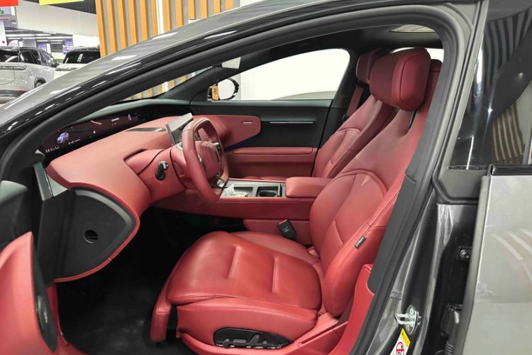 Used Avatr 12 2025 Year Updated Ultra Extended-Range Version Interior 5