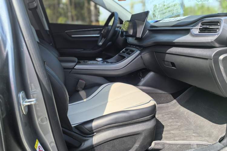 Used BYD Destroyer 05 2024 HONOR Edition DM-i 55KM Luxury Model Interior 1