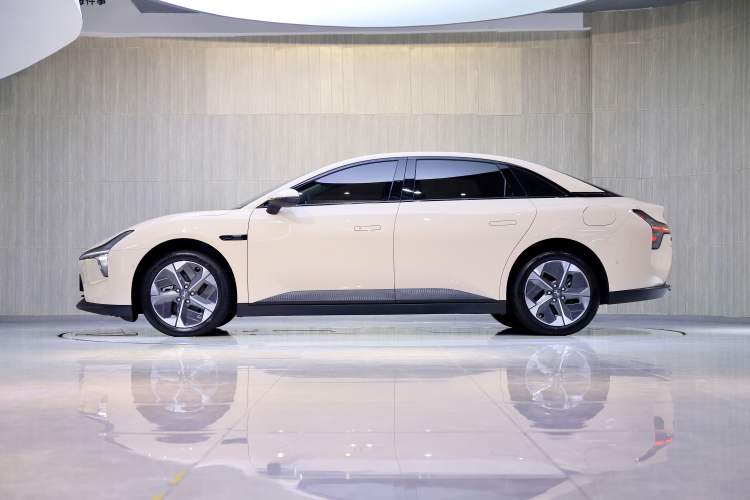 Used XPeng MONA M03 2024 620 with Ultra-Long Range
