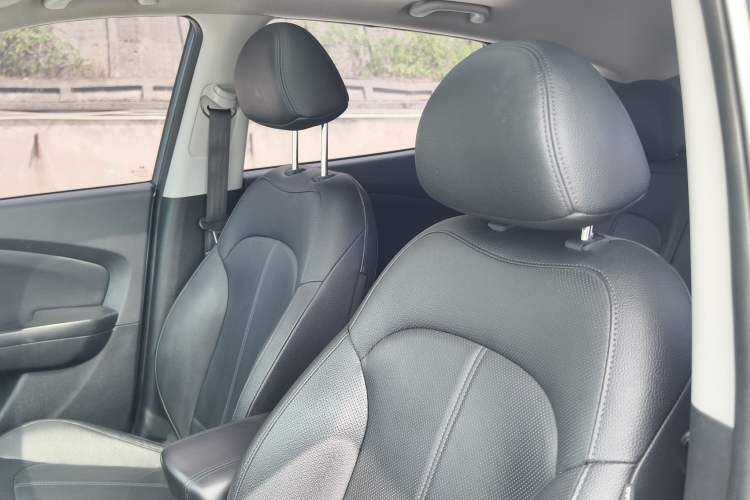 Used Hyundai ix35 2015 2.0L Automatic 2WD Smart Type China IV
