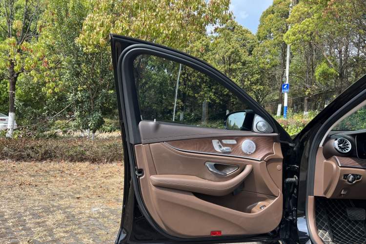 Used Mercedes-Benz E-Class 2023 Updated E 300 L Fashion Edition
