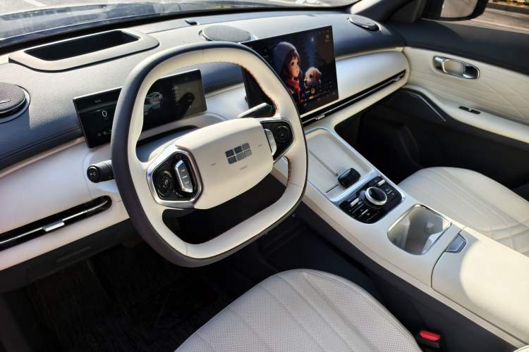 Used Geely Galaxy Xingjian 7 EM-i 2025 120km Exploration+ Version Interior 7