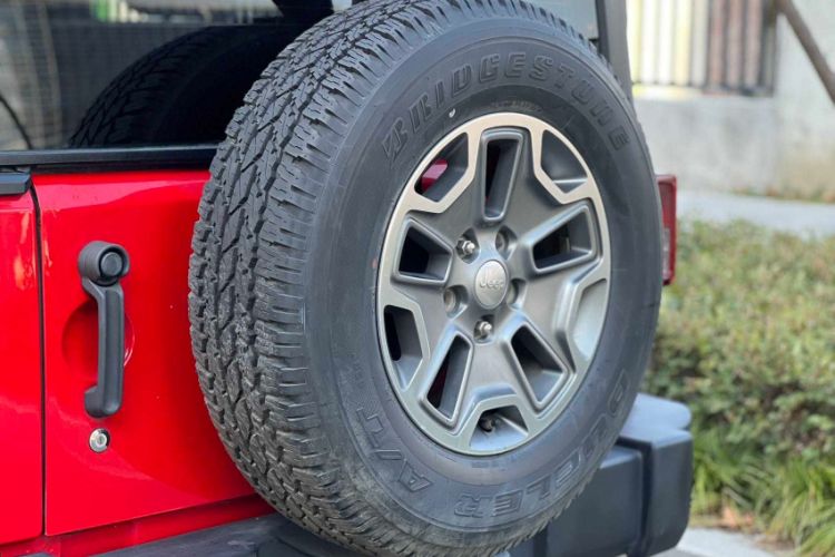 Used Jeep Wrangler 2017 3.0L Sahara Four-Door Comfort Edition