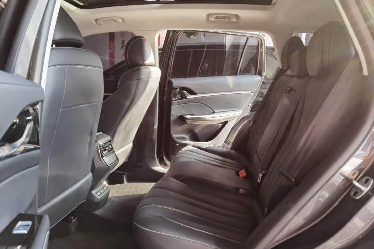 Used Roewe RX5 MAX 2022 2.0T Automatic Zhiwei Zunrong Edition
